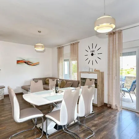 Laguna Appartement *