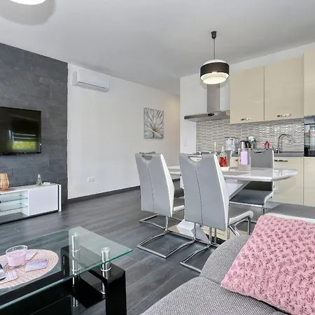Laguna Appartement *