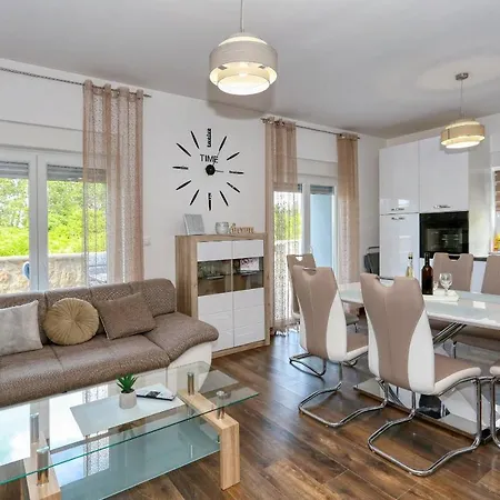 Laguna Appartement *