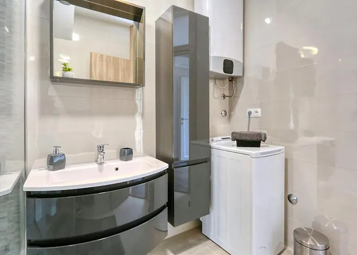 Laguna Apartment
